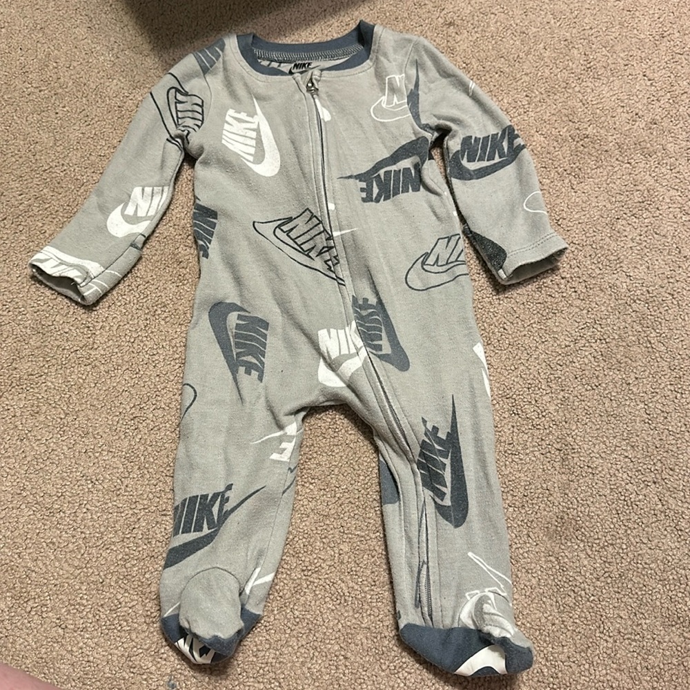 Nike Infant boys 3m one piece sleeper